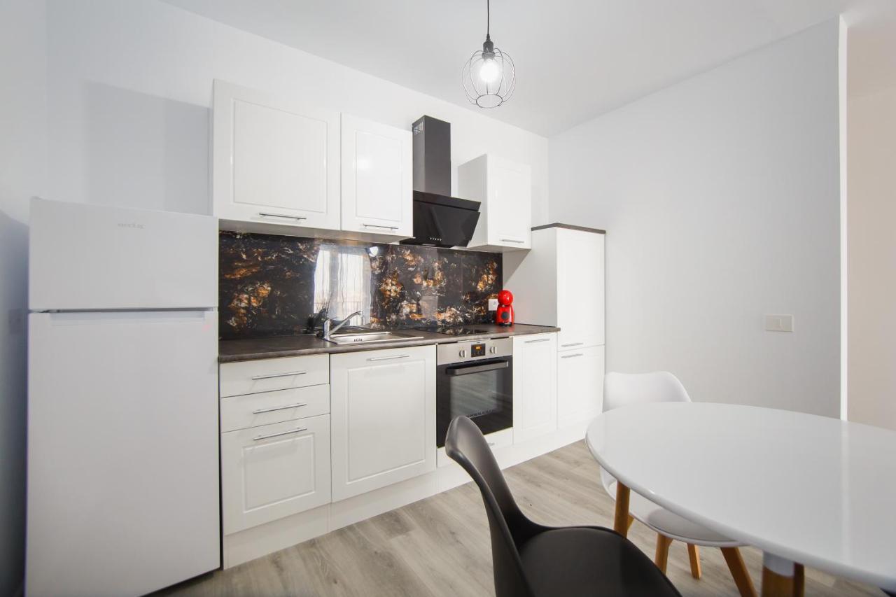 Trio Pink Apartman Nagyvárad Kültér fotó